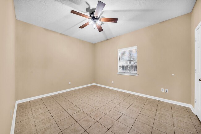 Building Photo - 1213 Oxon Run