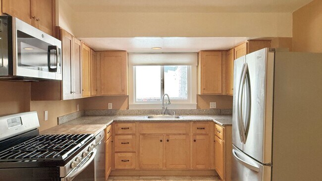 Building Photo - 3228 Boise St