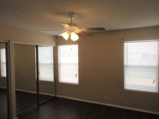 Building Photo - 5553 W Shangri-la Rd