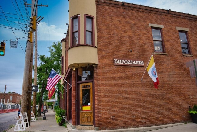 Building Photo - 666 S 9th St