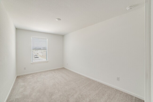 Building Photo - 5202Morgan Crest