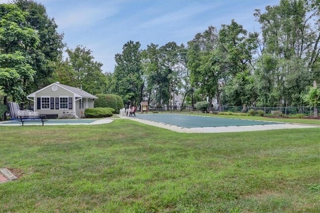 Building Photo - 48 Homestead Village Dr