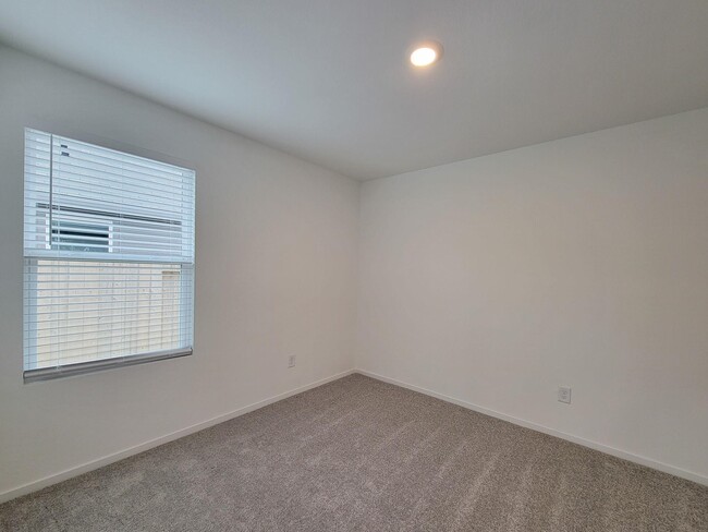 Building Photo - 388 Tejas Trl