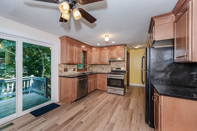 Building Photo - 44 Gillis St