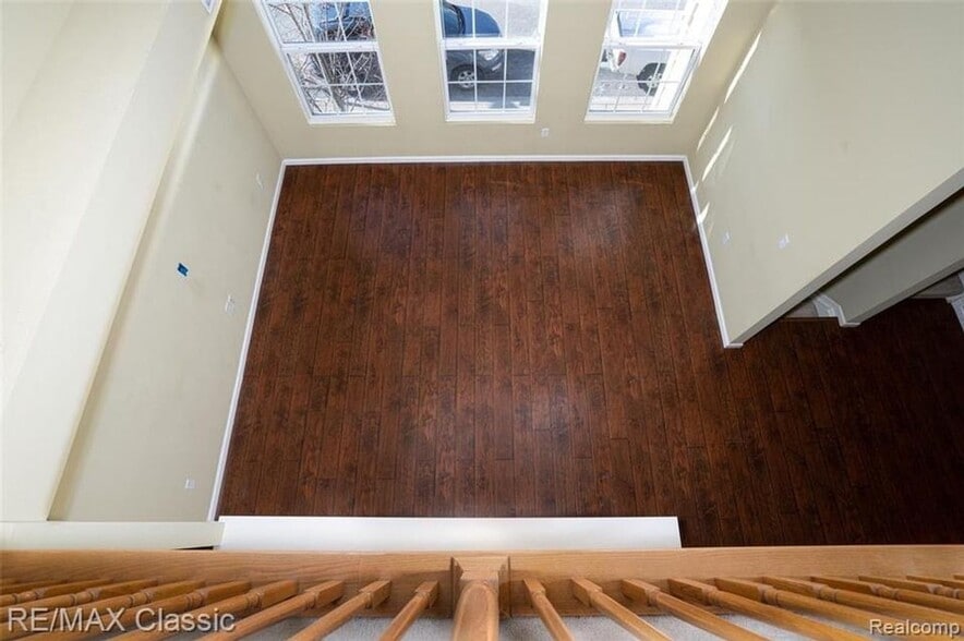 Building Photo - 3072 Schoolhouse