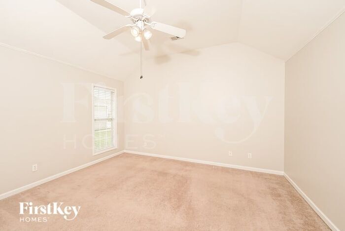Building Photo - 138 Village Dr