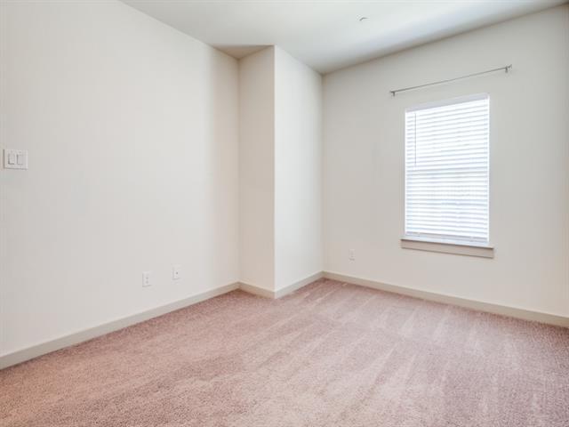 Building Photo - 2748 N Mkt Sq Ln
