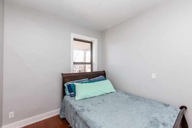 Building Photo - 1350 N Wolcott Ave
