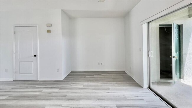 Building Photo - 10946 Savannah Wood Ct