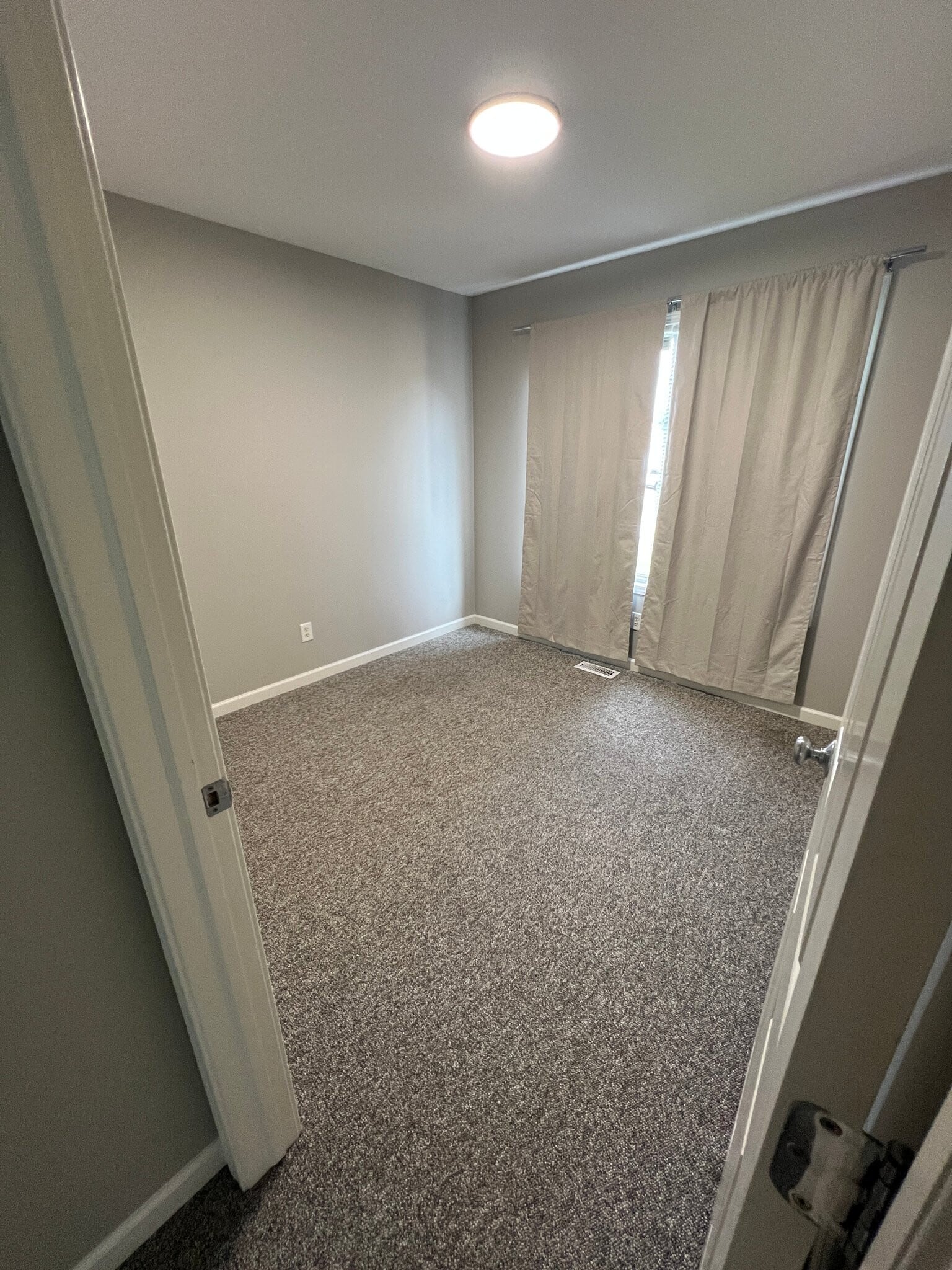 Building Photo - 4693-4695 N Shooks Ct