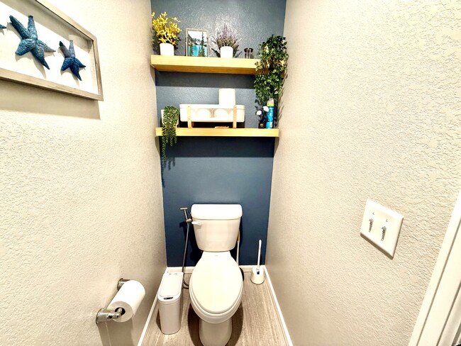 Building Photo - 12248 Dairy St