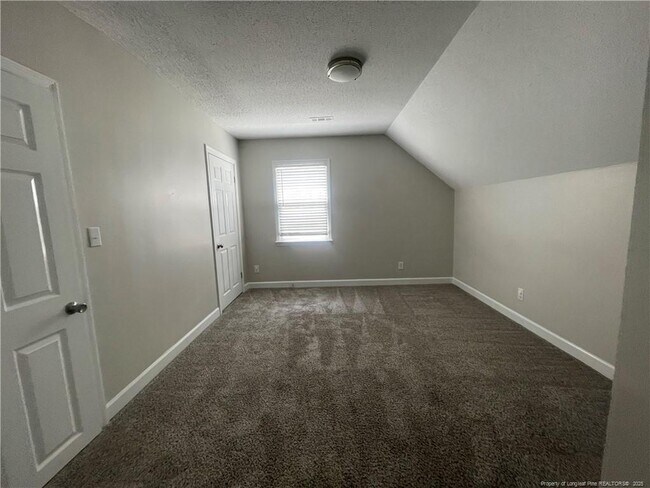 Building Photo - 470 Lennox Dr
