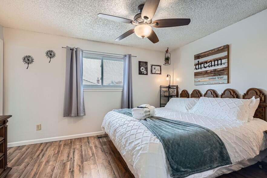 Building Photo - 10968 Jay St