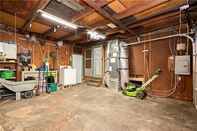 Building Photo - 2800 Chesterfield Blvd