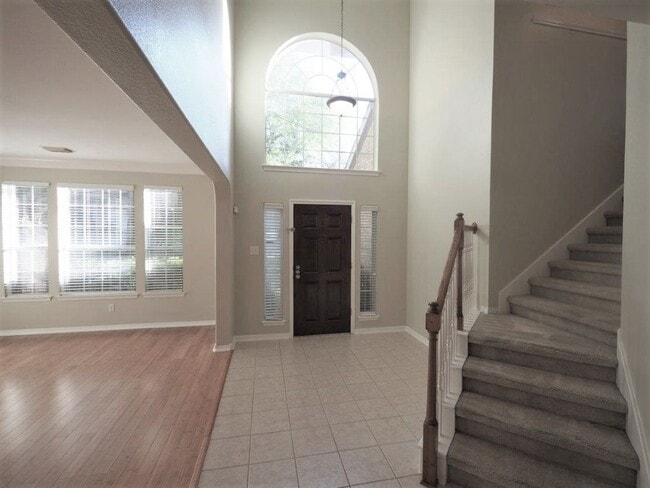 Building Photo - Desirable 4 bedroom home in BEAUTIFUL Steiner Ranch!