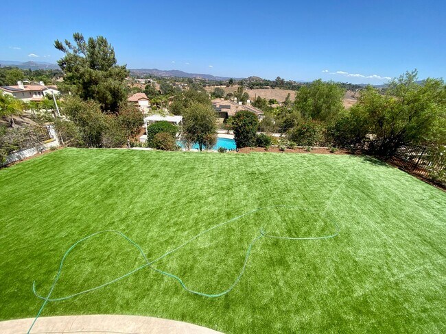 Building Photo - Executive 5 BR Home With Pool RV Parking H...