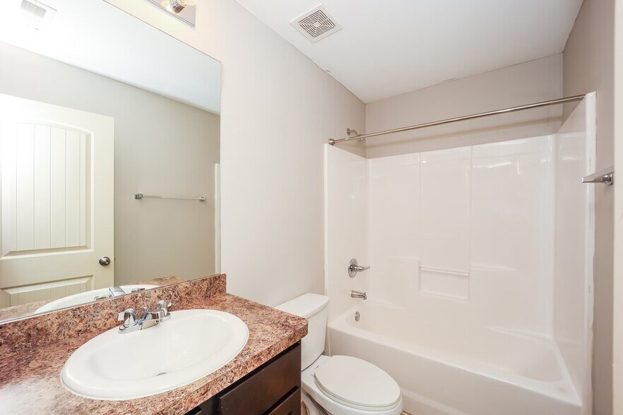 Building Photo - 474 Highland Falls Dr