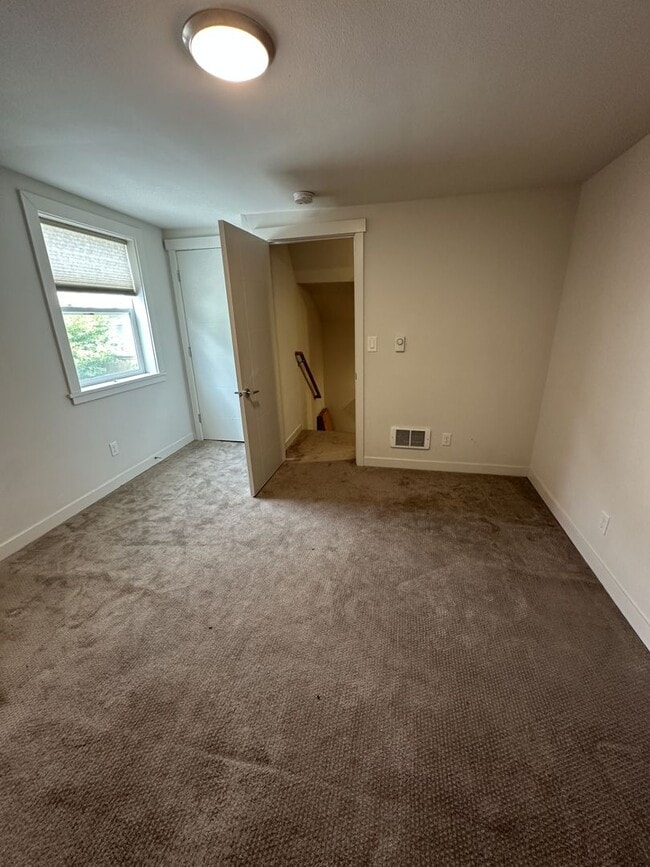Building Photo - 8851 Stone Ave N
