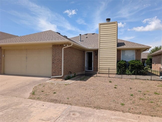 Building Photo - 2817 Brompton Dr