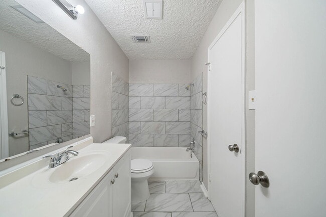 Building Photo - 13464 Castilian Dr