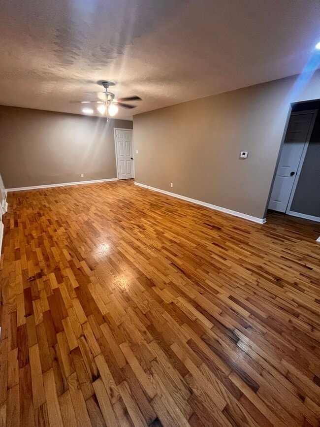 Building Photo - 3 bedroom 2 bathroom located near MSU