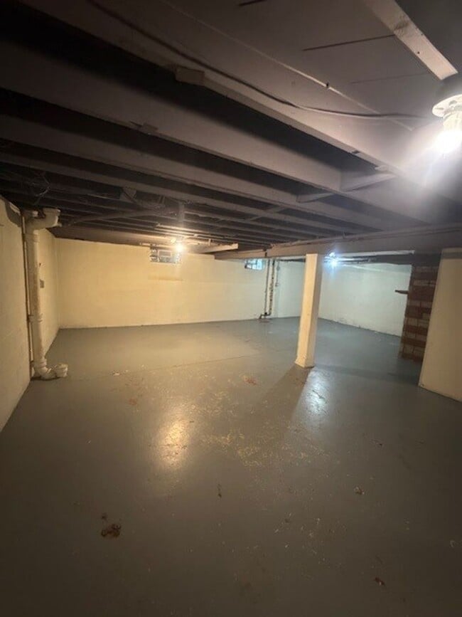 Building Photo - Charming 3-Bedroom Home Near Kenosha Dream Park