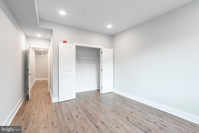 Building Photo - 1604 N 6th St