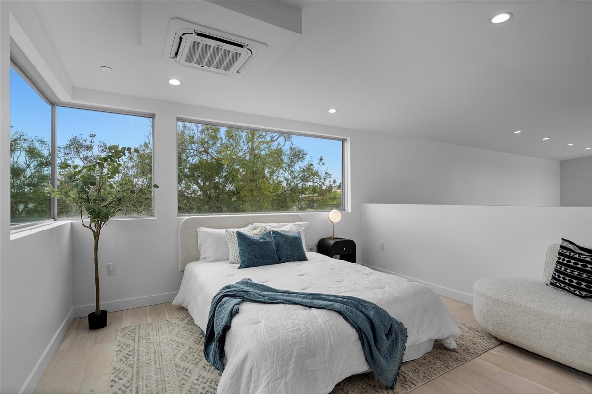 Building Photo - 541 Rose Ave