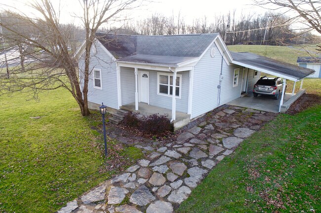 Primary Photo - 3663 Victory Ave
