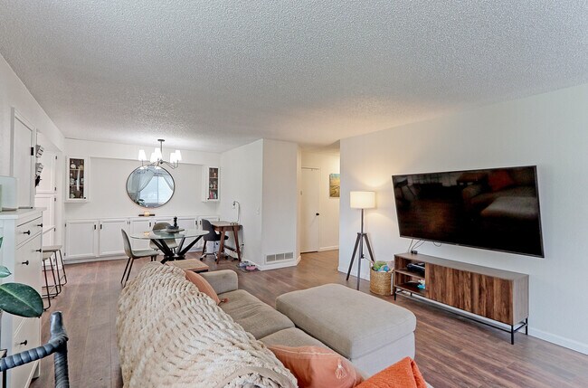 Building Photo - 5125 W 73rd Ave