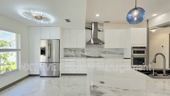 Building Photo - 511 SE 25th Terrace