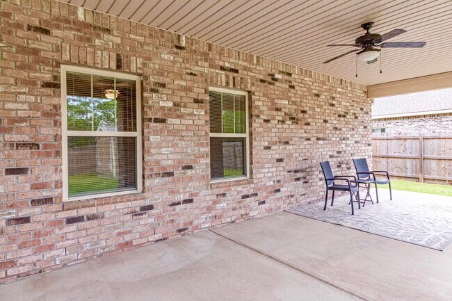 Building Photo - 9209 Ridge Rd