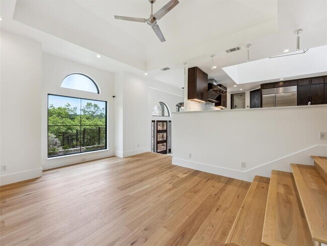 Building Photo - 3911 Dry Creek Dr