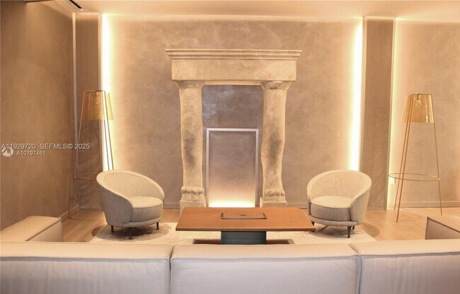 Building Photo - 1000 Brickell Plaza