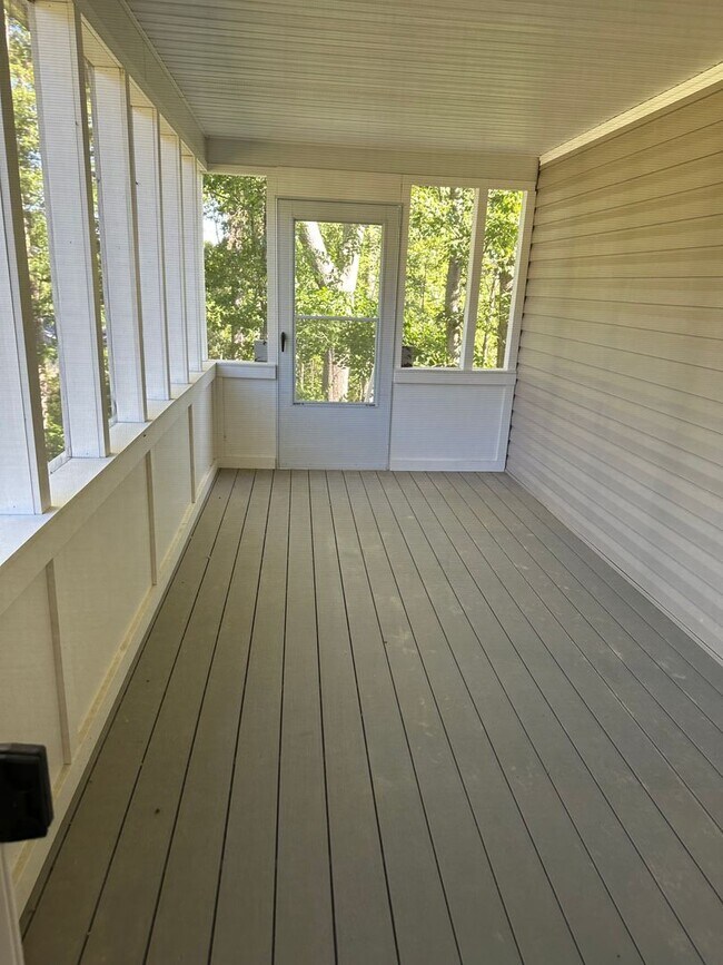 Building Photo - Immaculate 3 bedroom home in Boalsburg ava...