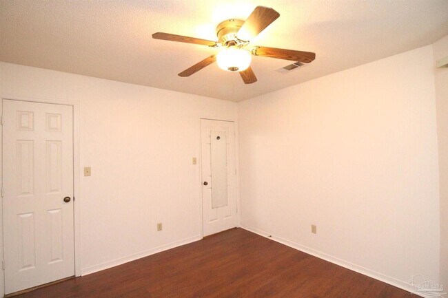 Building Photo - 8154 Treetop Ln