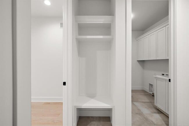 Building Photo - 5968 Willow Grove