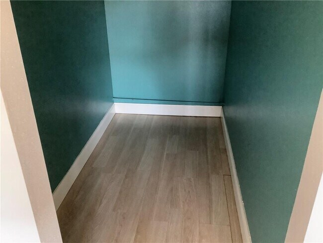 Building Photo - 189 Saxony D