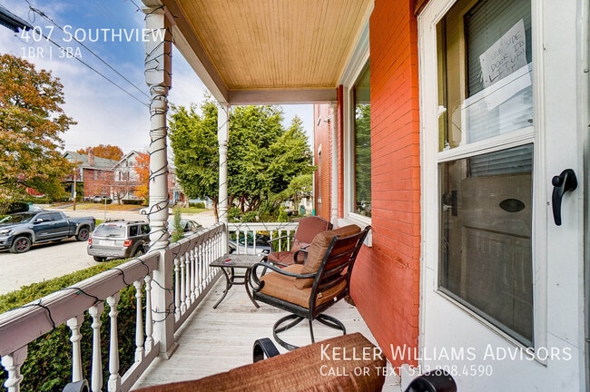 Building Photo - 407 Southview-
