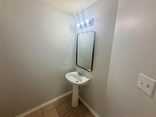 Building Photo - 9011 Aspen Trace Ln