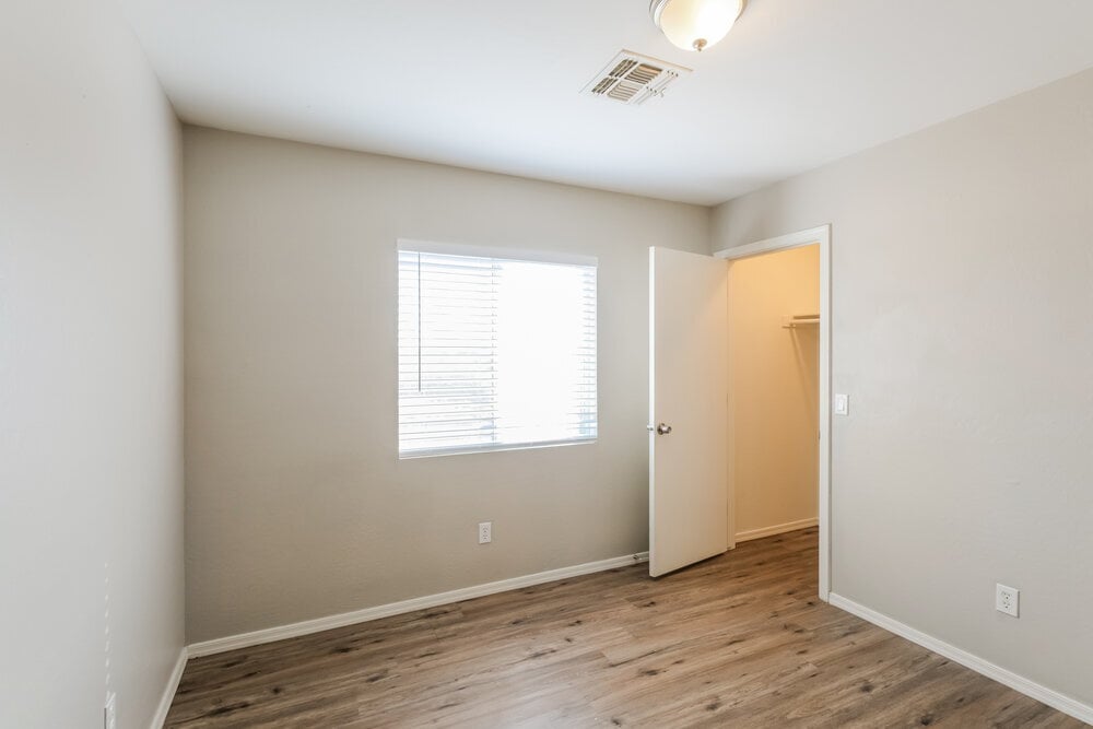 Building Photo - 225 N 223rd Ave