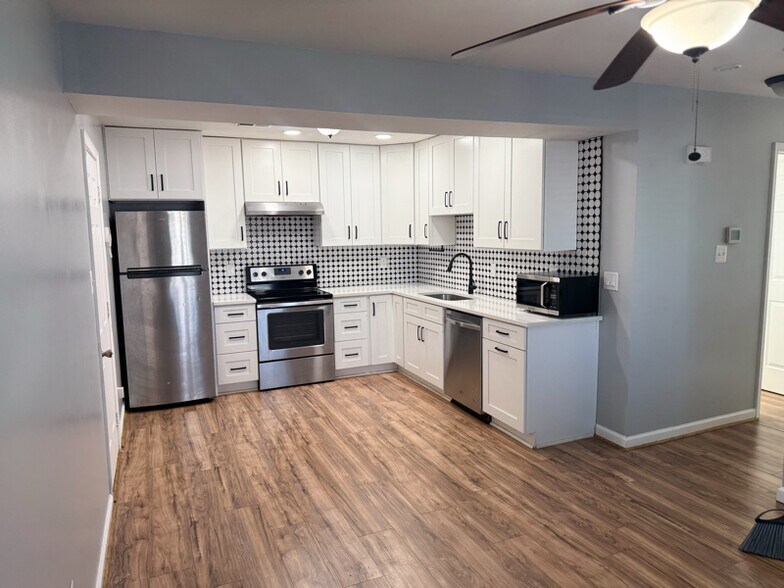 Building Photo - 5303 Stockton Ct