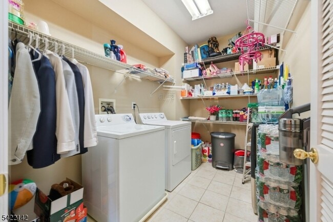 Building Photo - 154 George Russell Way