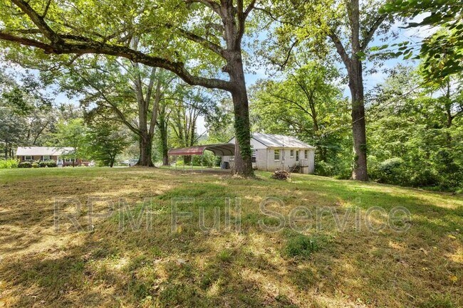 Building Photo - 570 Carol Dr
