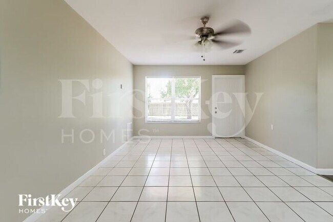 Building Photo - 405 E Gateway Blvd