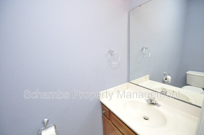 Building Photo - 240 Beechtree Dr