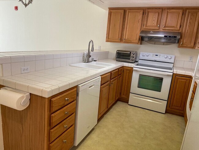 Building Photo - 105 Stone Pine Ln