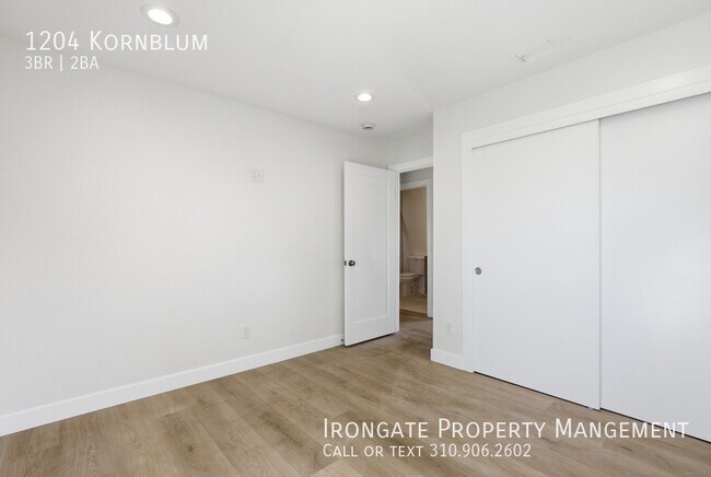 Building Photo - 1204 Kornblum-