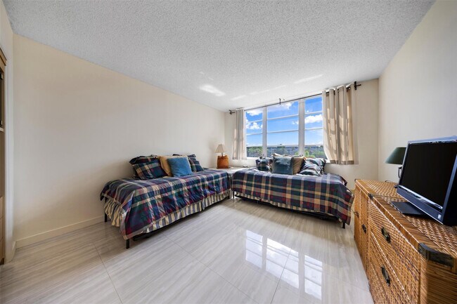 Building Photo - 800 Cypress Grove Dr