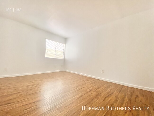 Building Photo - 10208 Independence Ave